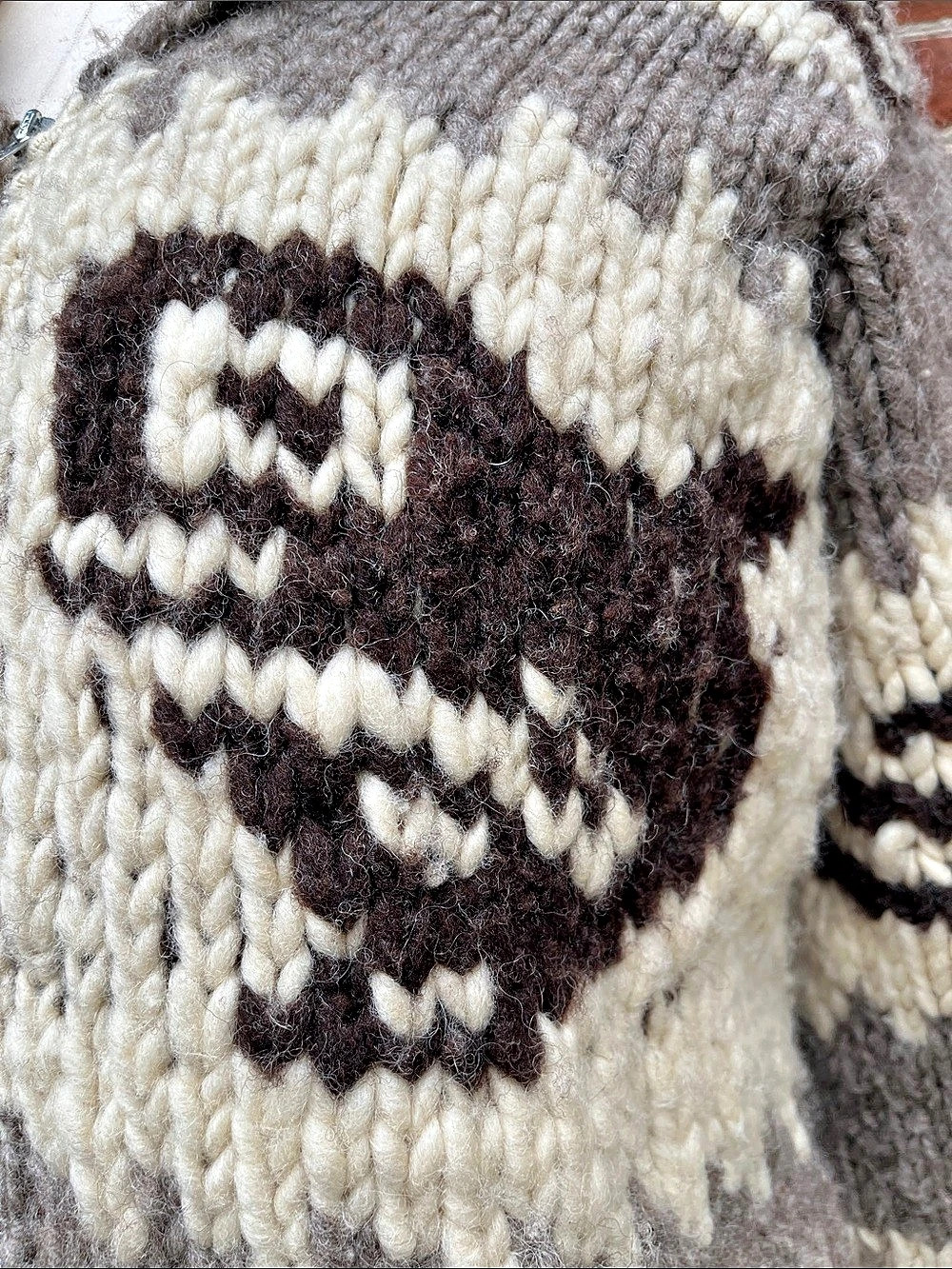 Vintage Cowichan Hand-Knit Wool Sweater Jacket Whale Talon Zip - Picture 5 of 7